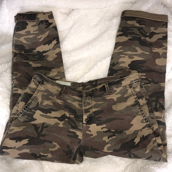 2 for $20 ♥️ camp print boyfriend pants - Picture 3 of 7